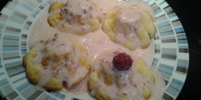 Рецепт Воздушных творожников в духовке с ягодным соусом