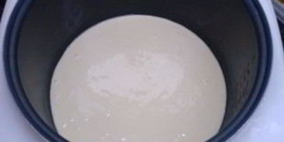 Шаг 4: бисквитного теста в мультиварке