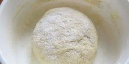 Шаг 3: дрожжевого теста с ягодами