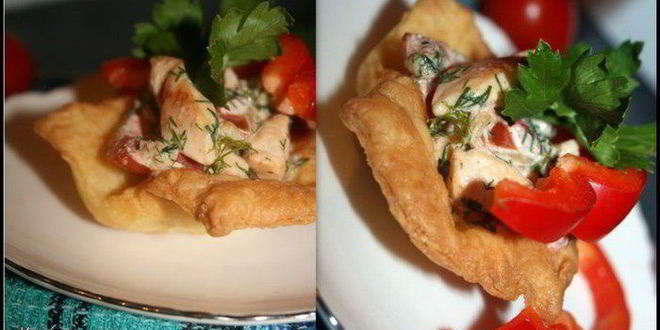 Рецепт хрустящих корзинок с курицей из домашнего слоеного теста