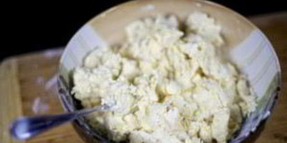 Шаг 1: теста для пирогов на кефире без дрожжей