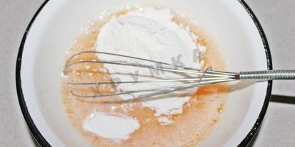 Шаг 2: бисквитного торта фруктового