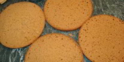 Шаг 6: бисквитных коржей