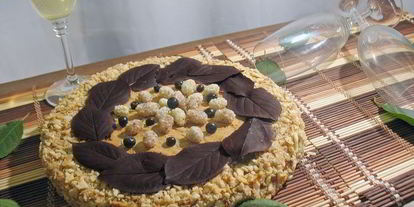 Шаг 21: медовика под яблочно-карамельной вуалью