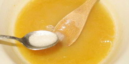 Шаг 4: медовика под яблочно-карамельной вуалью