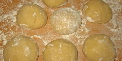 Шаг 7: медовика под яблочно-карамельной вуалью