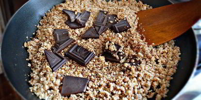 Шаг 2: миндального торта с малиной