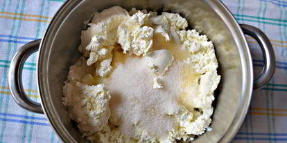 Шаг 4: миндального торта с малиной