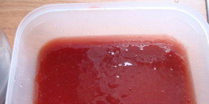 Шаг 2: слоеного кремового торта с клубничным джемом