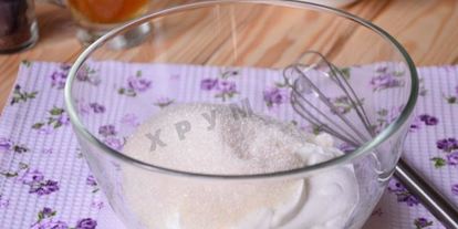 Шаг 2: торта из крекера и сметаны без выпечки