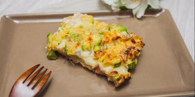Рецепт торта из цуккини с беконом и сыром пармезан