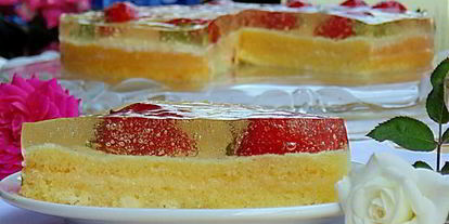 Шаг 10: торта с лимонным курдом клубника в шампанском