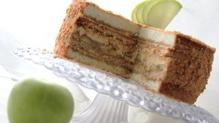 Рецепт Яблочного торта с карамельным баварским муссом с корицей