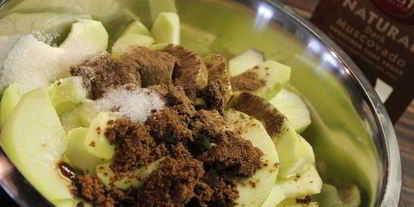 Шаг 12: яблочного торта с карамельным баварским муссом с корицей