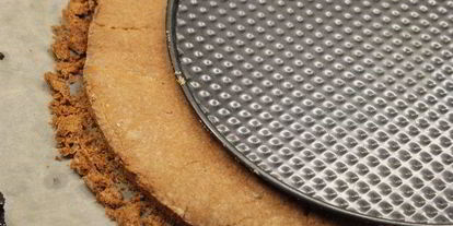 Шаг 24: яблочного торта с карамельным баварским муссом с корицей