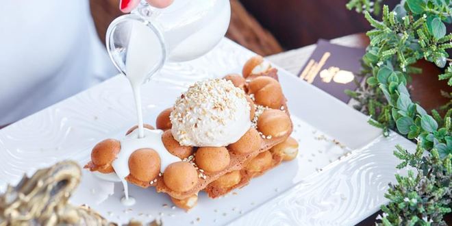 Рецепт Гонконгских вафель с кунжутным мороженым и сливочно-имбирным соусом