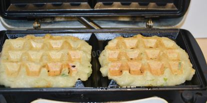 Шаг 11: картофельных вафель в вафельнице