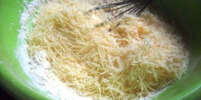 Шаг 3: сметанных вафель с сыром