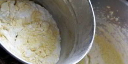 Шаг 1: венских вафель с брусникой на кукурузной муке