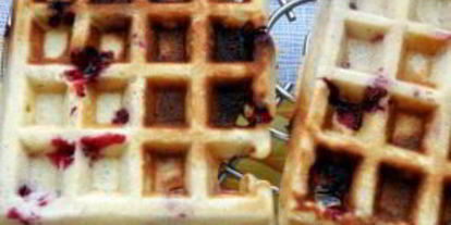 Шаг 4: венских вафель с брусникой на кукурузной муке