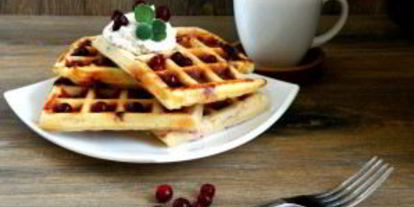 Шаг 5: венских вафель с брусникой на кукурузной муке