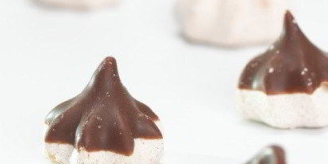 Рецепт Ванильных, шоколадных и кофейные меренги в шоколадной глазури