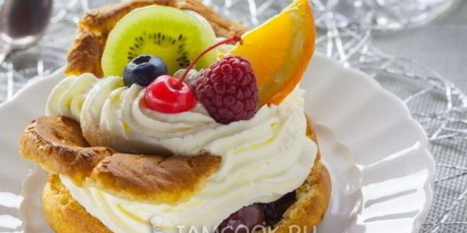 Рецепт больших эклеров с фруктами