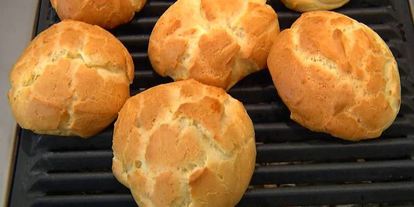 Шаг 6: профитролей с ванильным кремом и мороженым