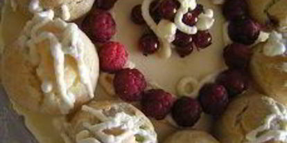 Шаг 24: шоколадна-апельсинового торт с профитролями