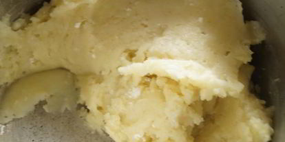 Шаг 1: эклеров с крабовой начинкой