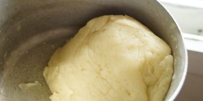 Шаг 2: эклеров с крабовой начинкой