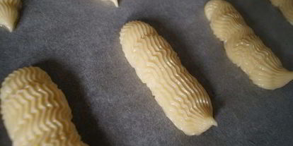 Шаг 5: эклеров с крабовой начинкой