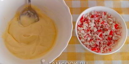 Шаг 7: закусочных слоек с крабовым мясом, сливочным сыром и зеленью