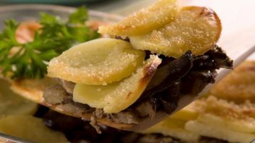Рецепт Картофельной запеканки с грибами и чесноком