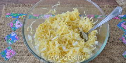 Шаг 3: картофельной запеканки с кабачком и сосисками