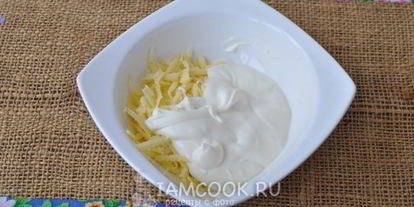 Шаг 7: картофельной запеканки с кабачком и сосисками