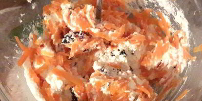 Шаг 2: творожно-морковной запеканки с черносливом