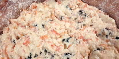 Шаг 4: творожно-морковной запеканки с черносливом