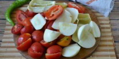 Шаг 1: аджики с яблоками и помидорами на зиму