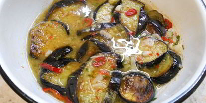 Шаг 5: баклажанов с острым перцем и аджикой по-грузински