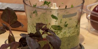 Шаг 1: хрустящего свиного бока с желтой аджикой