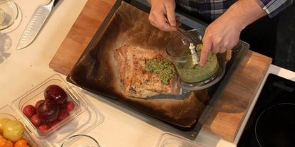 Шаг 2: хрустящего свиного бока с желтой аджикой