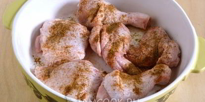 Шаг 3: курицы, запеченной с аджикой