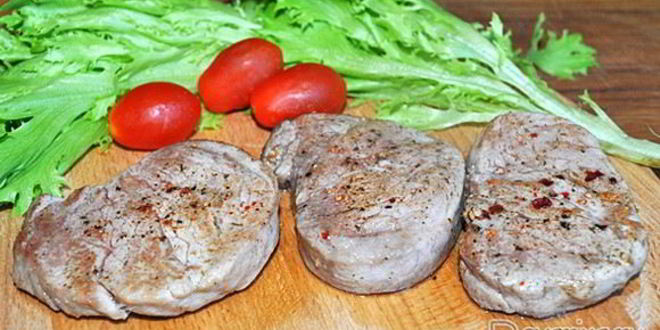 Рецепт медальонов из свиного филе с аджикой