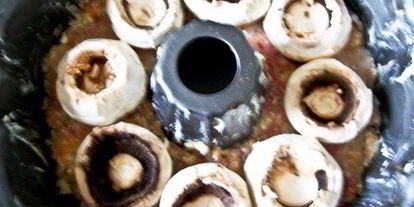 Шаг 4: мясной короны с соусом-аджикой