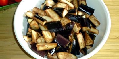 Шаг 3: баклажанов в томатном соке на зиму