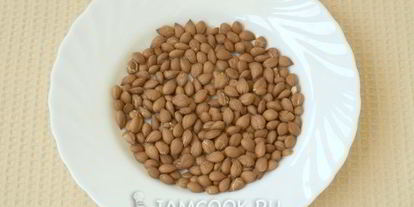 Шаг 3: абрикосового джема с ядрами