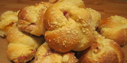 Шаг 9: булочек-узелков с джемом