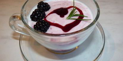 Шаг 2: десерта с ежевичным джемом