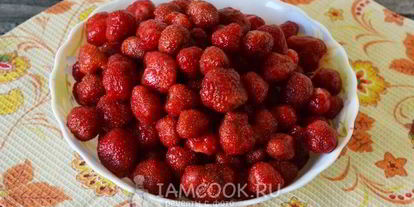 Шаг 3: джема из клубники 5-минутка